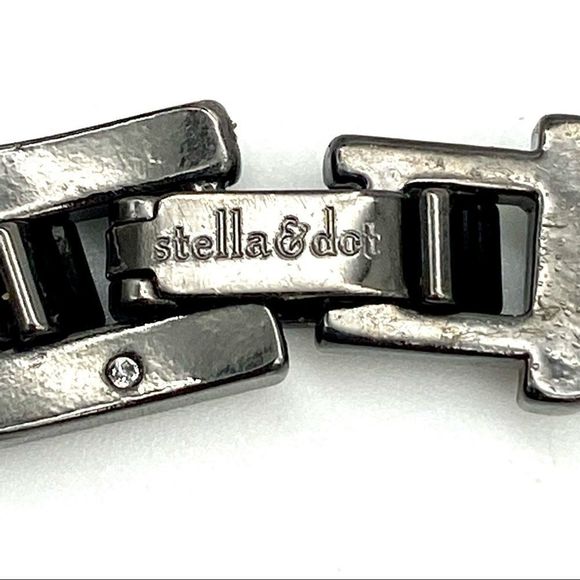 Stella & Dot Hematite Palladian Necklace - Picture 11 of 16